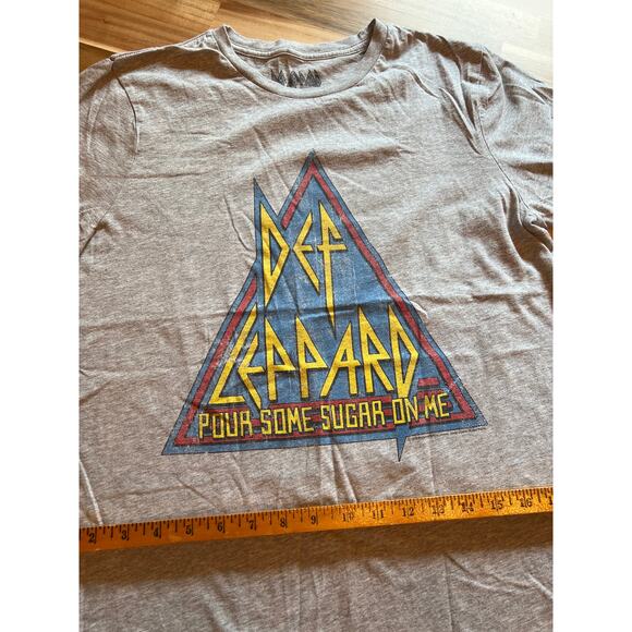 Def Leopard gray Pour Some Sugar On Me T-Shirt 100% cotton woman’s Large - Picture 4 of 5